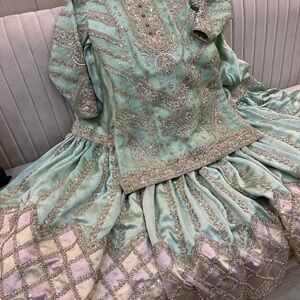 Elegant Mint & Pink Suit/Gharara
Pakistani/ Indian